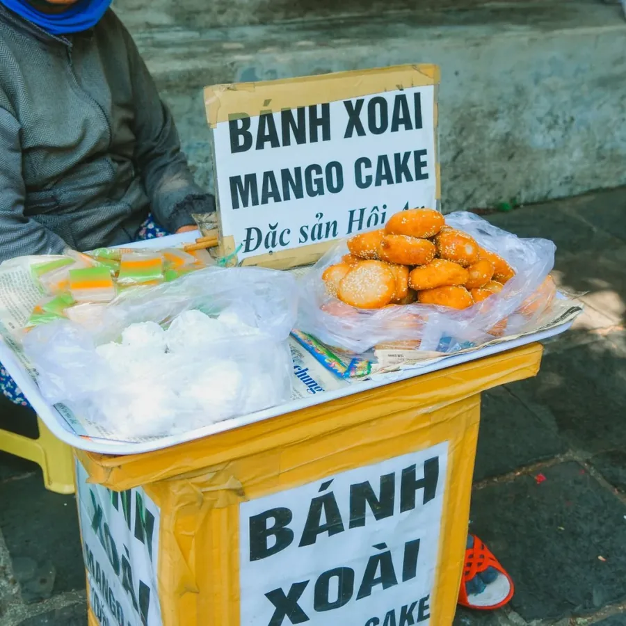 Bàn ăn tại Hồ Quốc Trung
